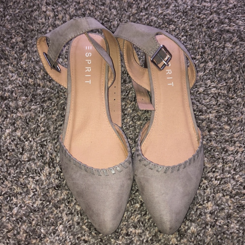 Pointed toe flats with heel